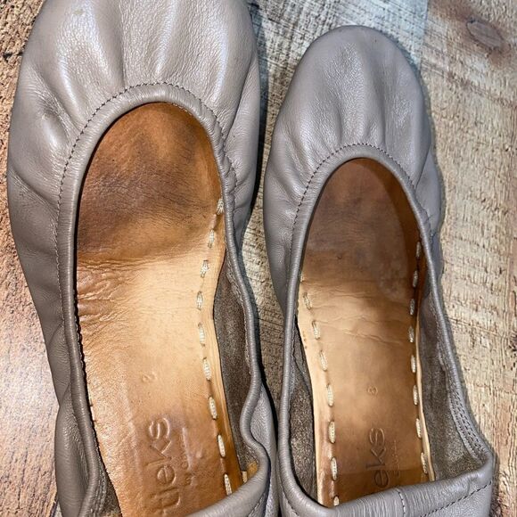 Tieks by Gavrieli Beige Ballet Flats Size 8 Foldabale Leather - Picture 9 of 10